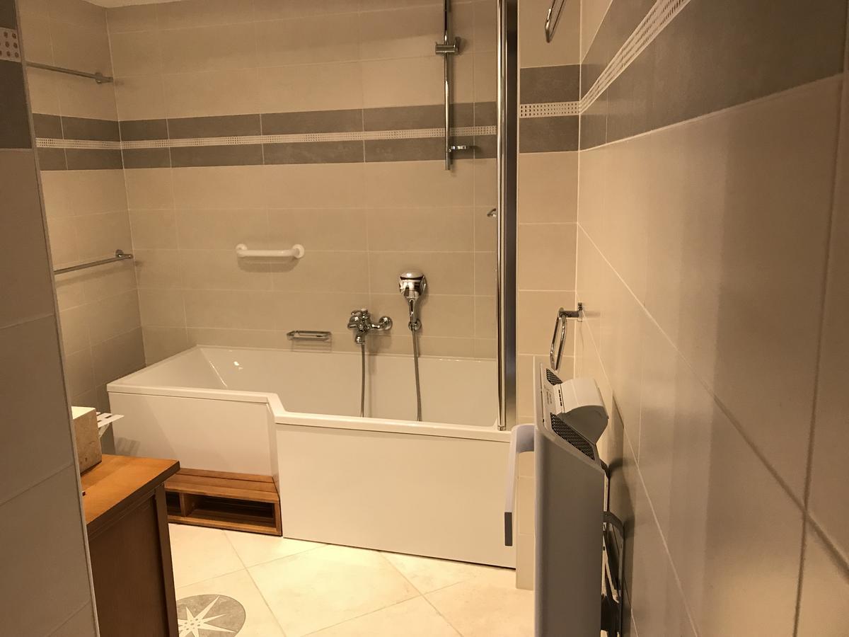 Portail Haut Bed & Breakfast Previnquieres Eksteriør bilde